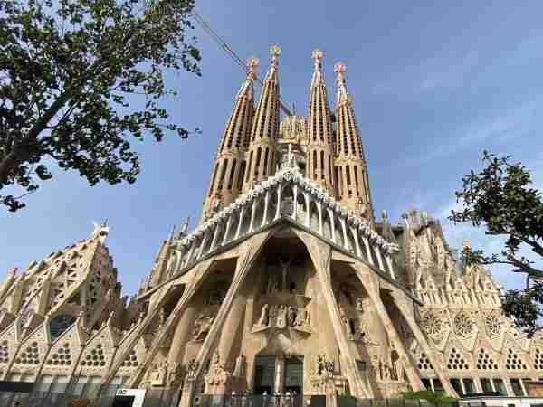 sagrada familia gaudi cathedral