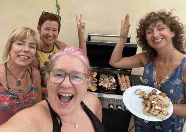 bbq lunch with the artists