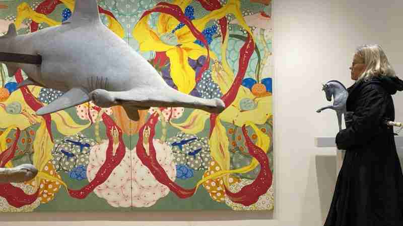 commercial art gallery in Barcelona with animal sculptures and exquisite paintings
